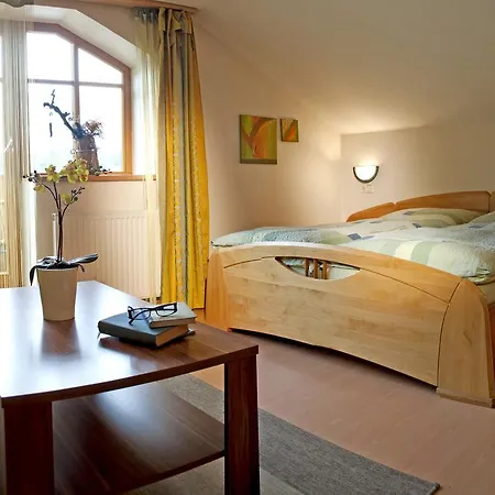Lägenhetshotell Am Huegel 3*
